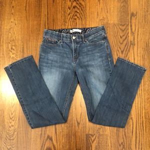 LEVIS Women’s 525 Straight Leg Medium Wash Perfect Fit Denim Low Rise Jeans Sz 8